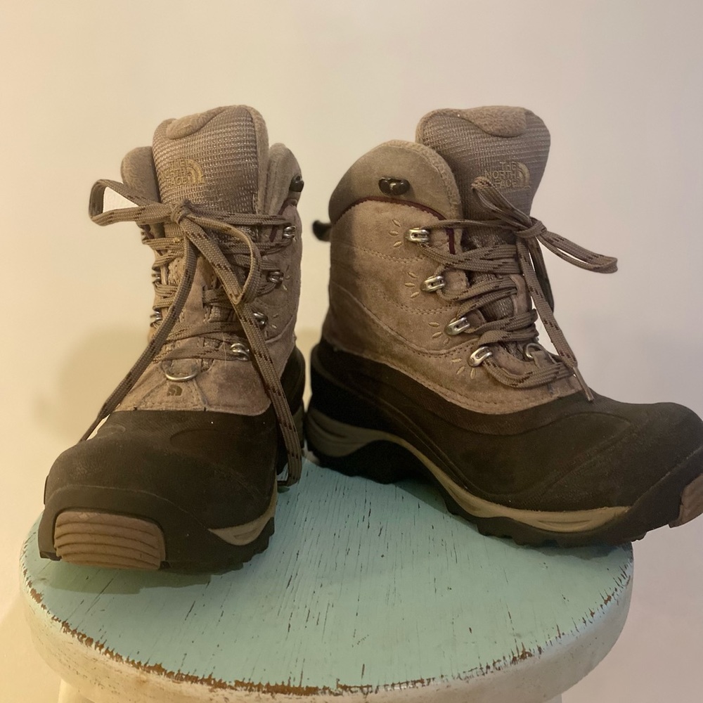 The North Face Women’s hiking boots size 6